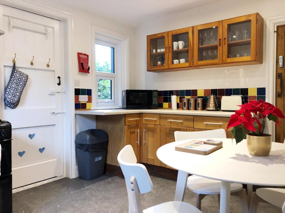 Summer Breeze. 3-Bed Apartment Close To The Beach Bournemouth Exterior foto